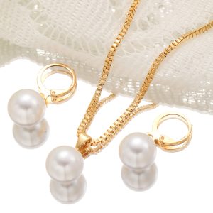 Light Luxury Freshwater Pearl Earrings and Necklace Set