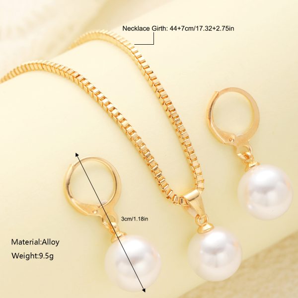 Light Luxury Freshwater Pearl Earrings and Necklace Set