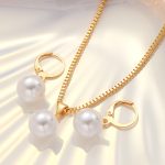 Light Luxury Freshwater Pearl Earrings and Necklace Set