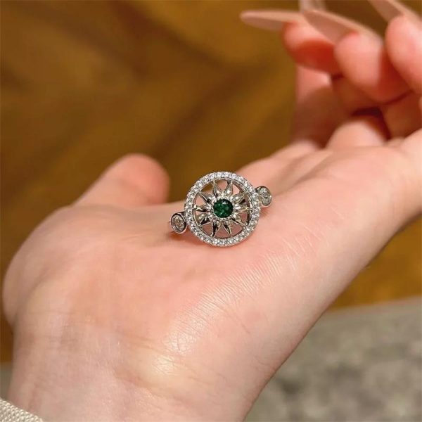 Light Luxury Fashion Starburst Emerald Micro Zirconia Ring