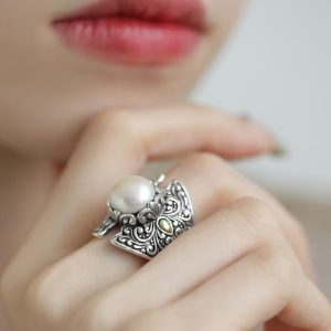 Shield embossed ring, vintage style niche design opening adjustable index finger ring for women